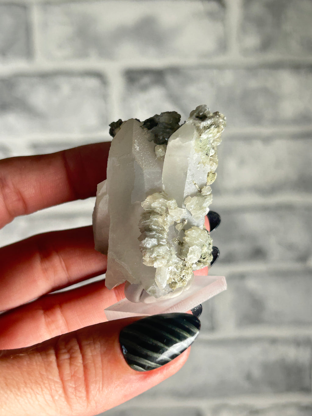 Candle Quartz with Green Calcite, Huanggang Fe-Sn Deposit, Inner Mongolia