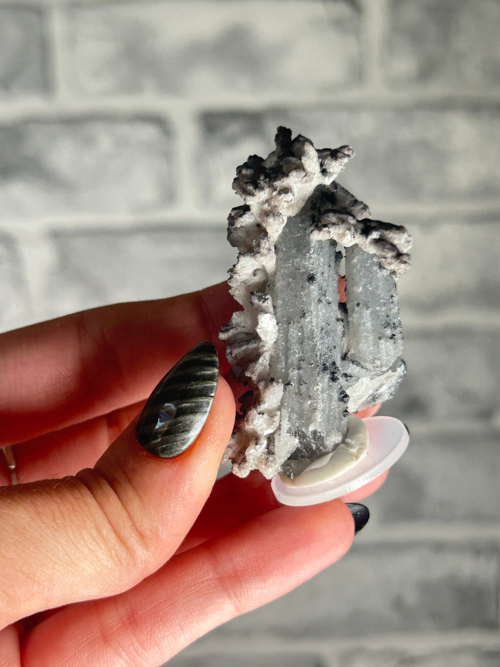 Candle Quartz with Blackened Calcite, Huanggang Fe-Sn Deposit, Inner Mongolia