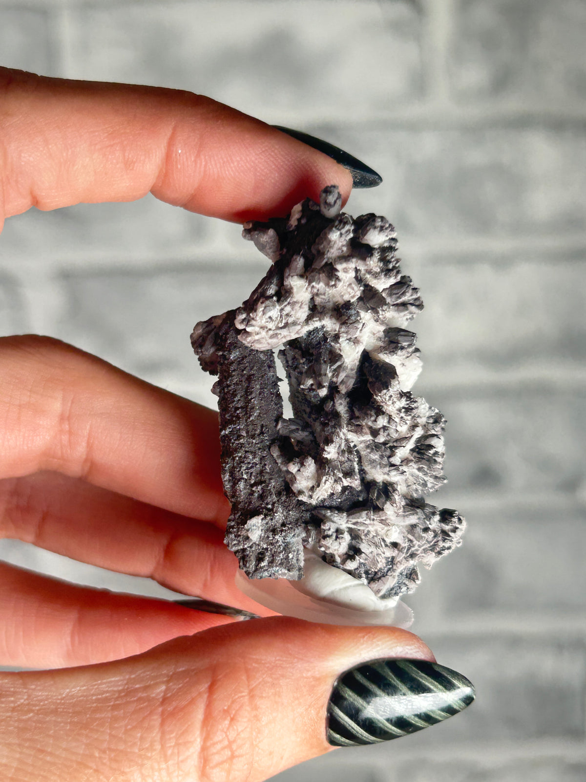 Candle Quartz with Blackened Calcite, Huanggang Fe-Sn Deposit, Inner Mongolia