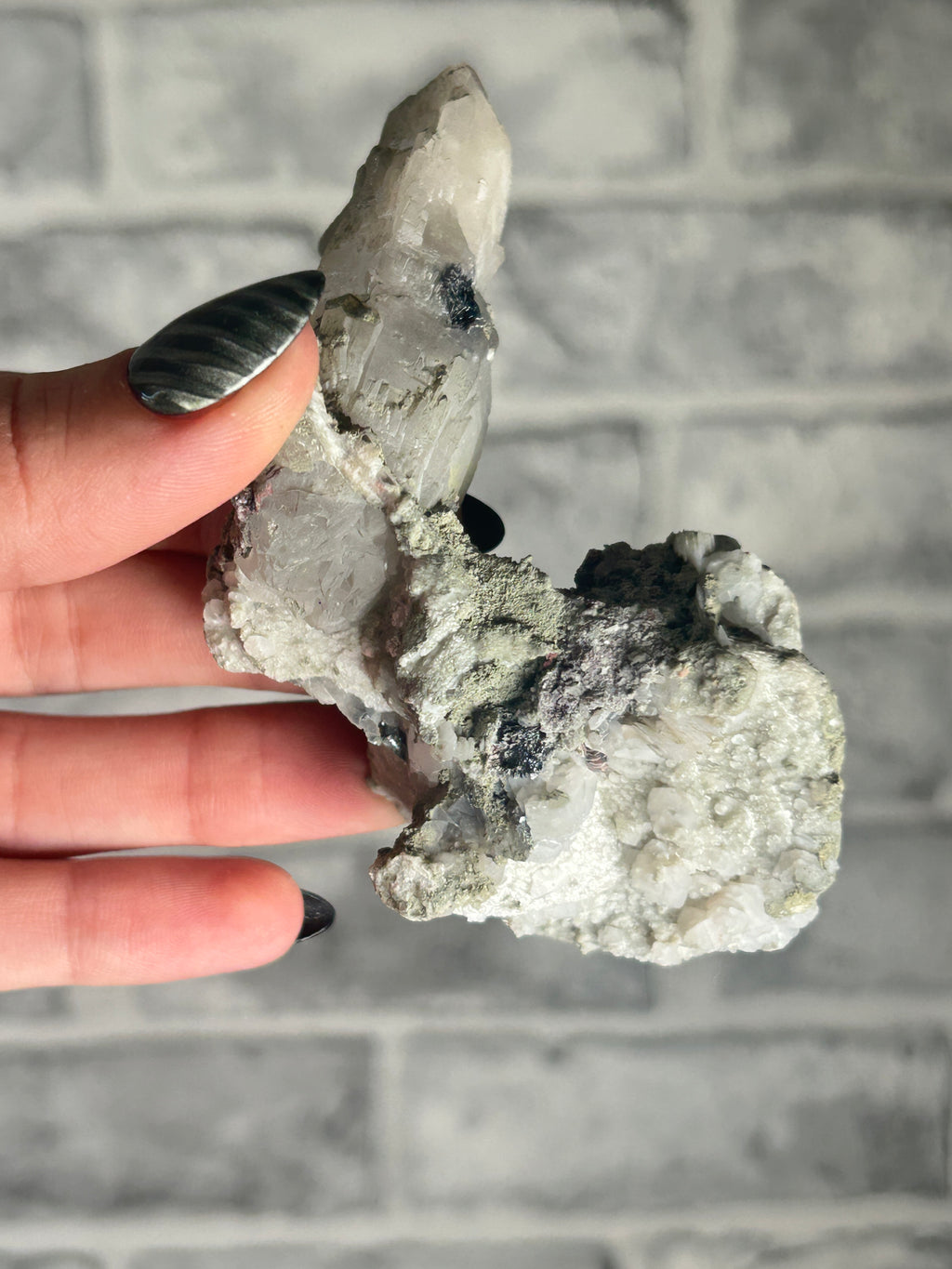 Candle Quartz with Chlorite, Specularite and Calcite, Huanggang Fe-Sn Deposit, Inner Mongolia