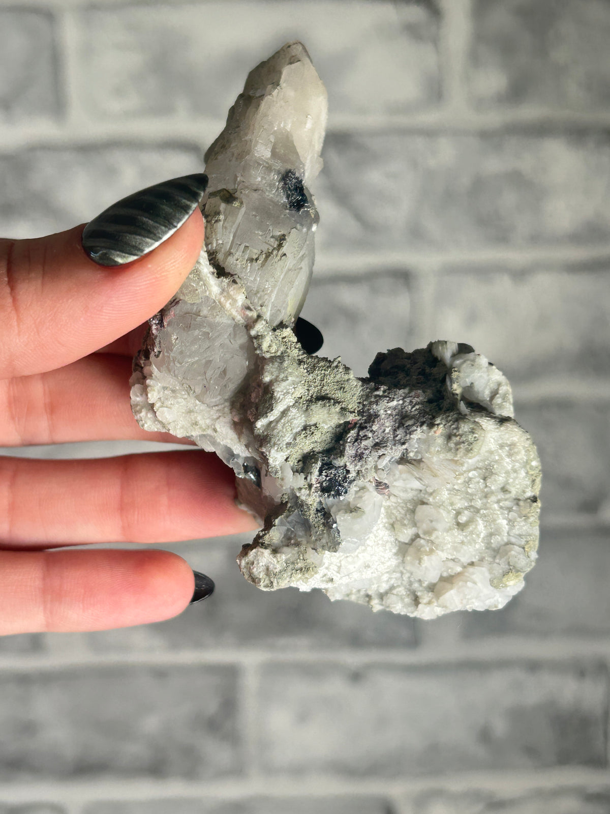 Candle Quartz with Chlorite, Specularite and Calcite, Huanggang Fe-Sn Deposit, Inner Mongolia