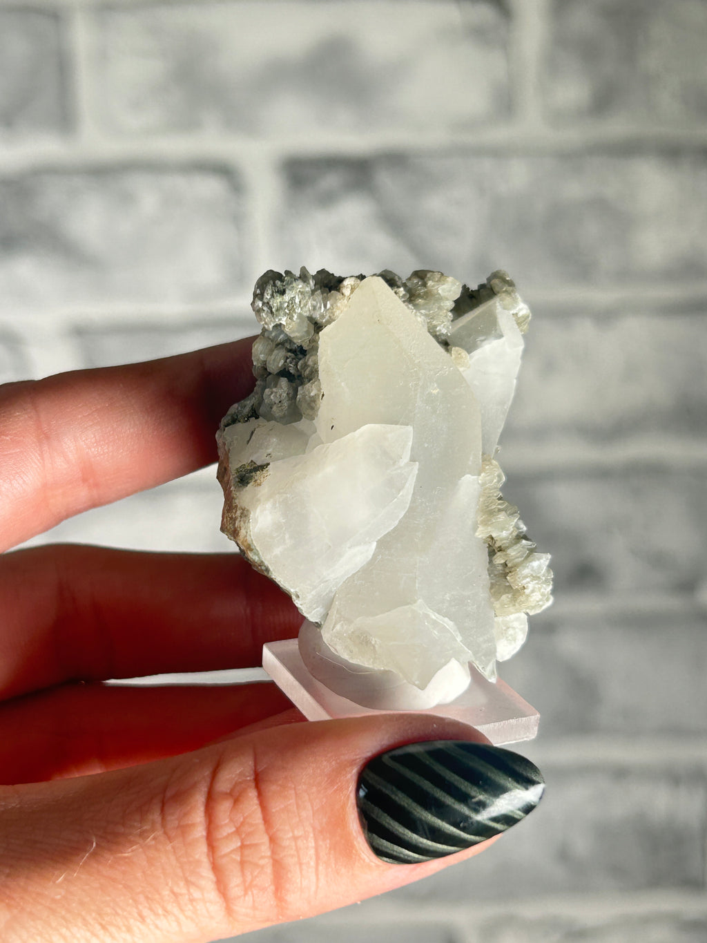 Candle Quartz with Green Calcite, Huanggang Fe-Sn Deposit, Inner Mongolia