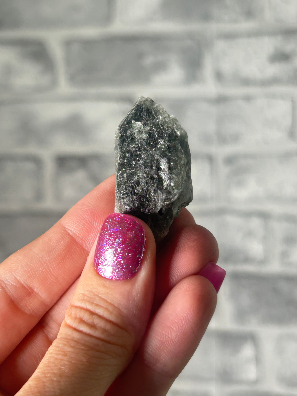 Green rutil in quartz