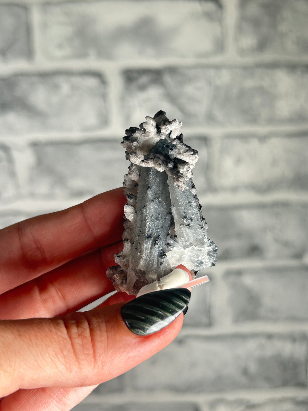 Candle Quartz with Blackened Calcite, Huanggang Fe-Sn Deposit, Inner Mongolia