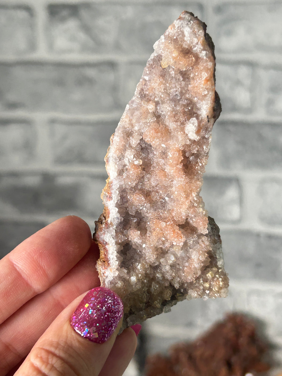 Quartz with red phantoms