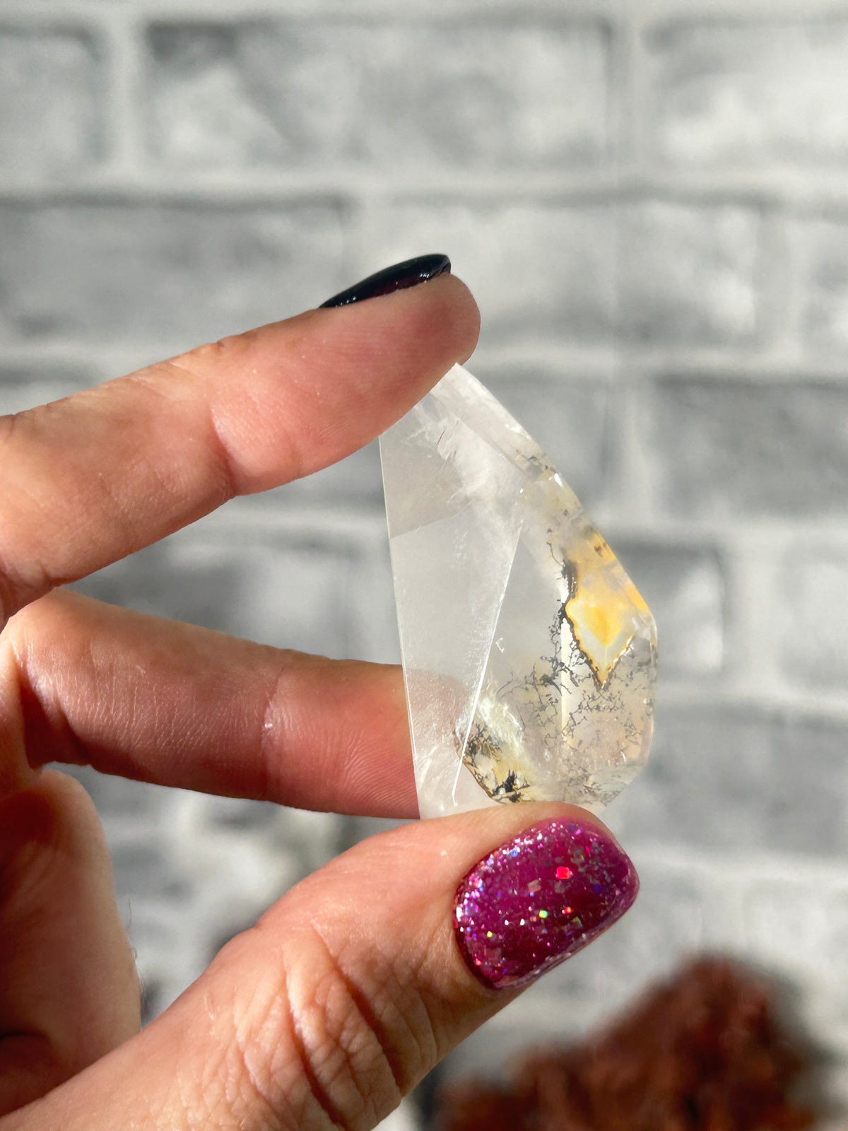 Dendritic quartz