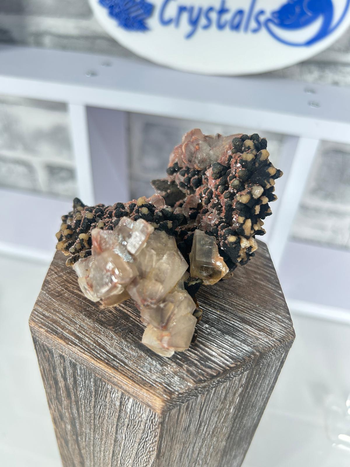 Dogtooth & Diamond Calcite on Psilomelane & Hematite