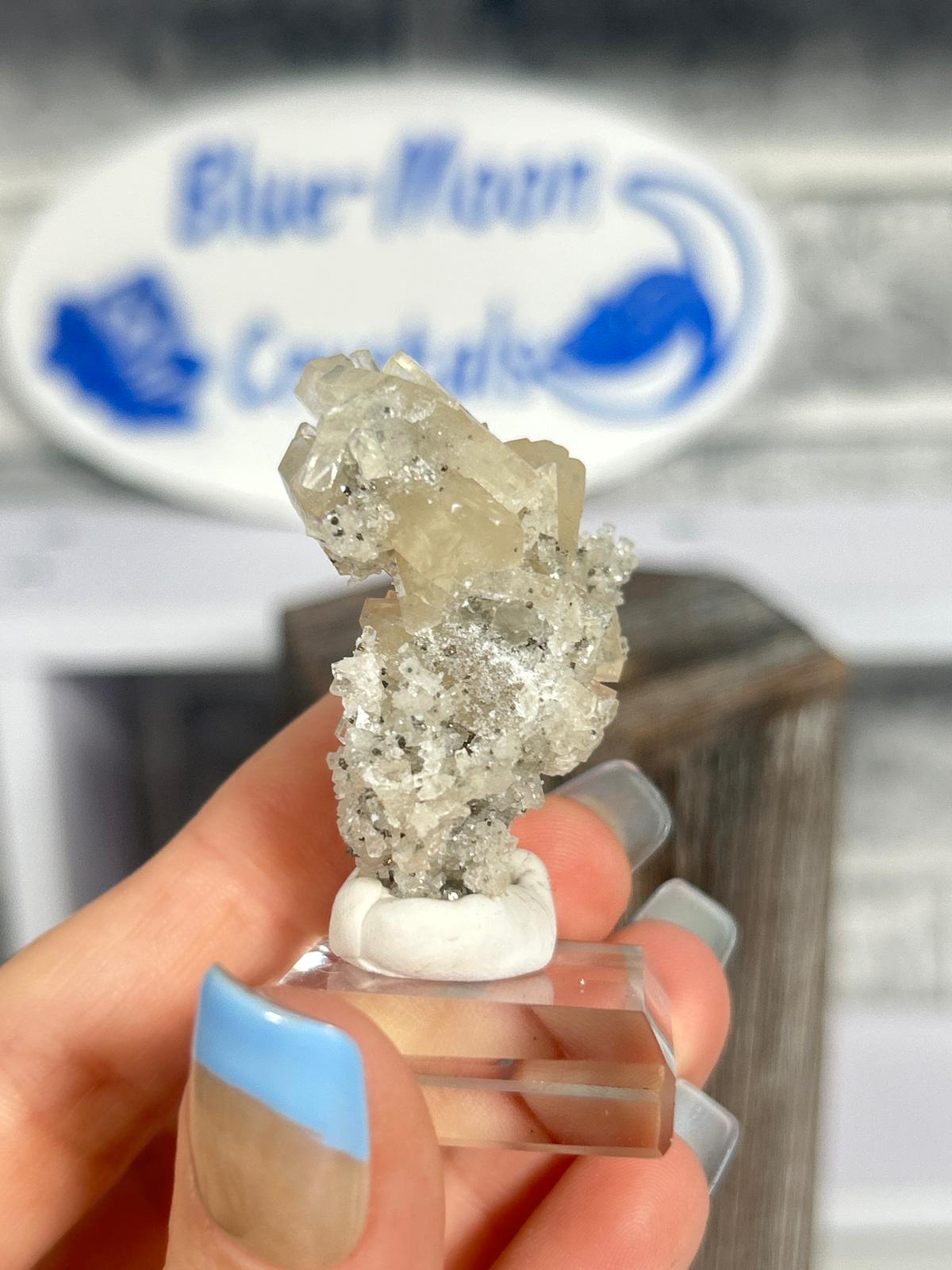Columnar Calcite with Pyrite