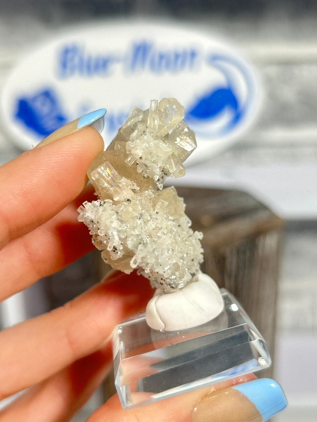 Columnar Calcite with Pyrite