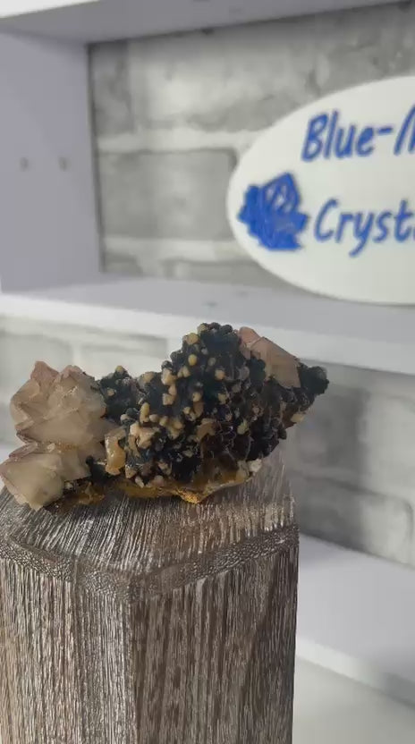 Dogtooth & Diamond Calcite on Psilomelane & Hematite