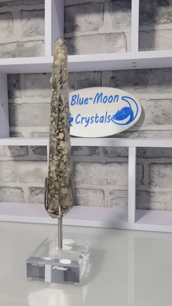 Candle Quartz with Petal Calcite